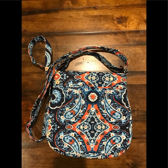 Vera Bradley Handbags - Small Vera Bradley Crossbody